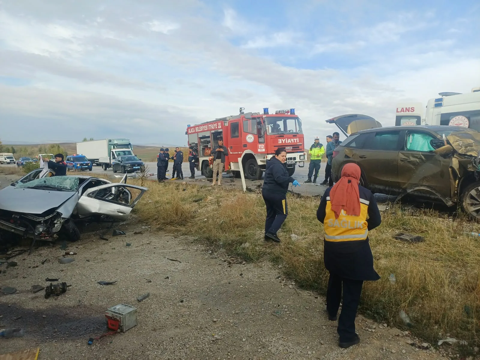 Çorum’da otomobil ile cip çarpıştı; 4 ölü, 2 yaralı
