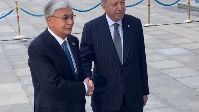Cumhurbaşkanı Erdoğan, Kazakistan Cumhurbaşkanı Tokayev'i karşıladı
