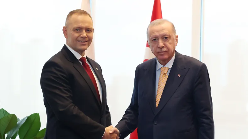 Cumhurbaşkanı Erdoğan, Polonya Cumhurbaşkanı Nawrocki ile bir araya geldi