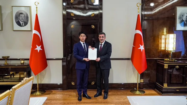 Cumhurbaşkanı Yardımcısı Yılmaz, Japonya Devlet Bakanı Nakasone ile görüştü