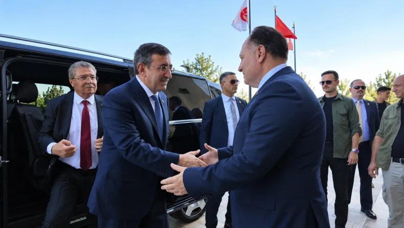 Cumhurbaşkanı Yardımcısı Yılmaz, KKTC Cumhuriyet Meclisi Başkanı Öztürkler ile görüştü
