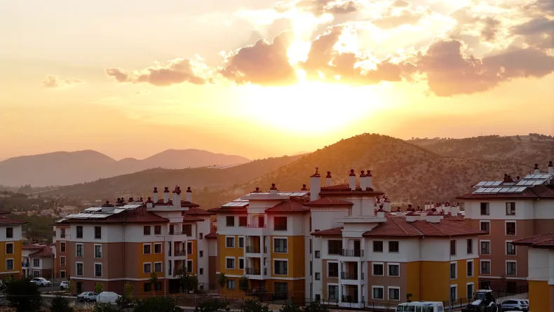 Deprem bölgesinde tamamlanan yeniden inşa çalışmaları ABD basınının gündeminde