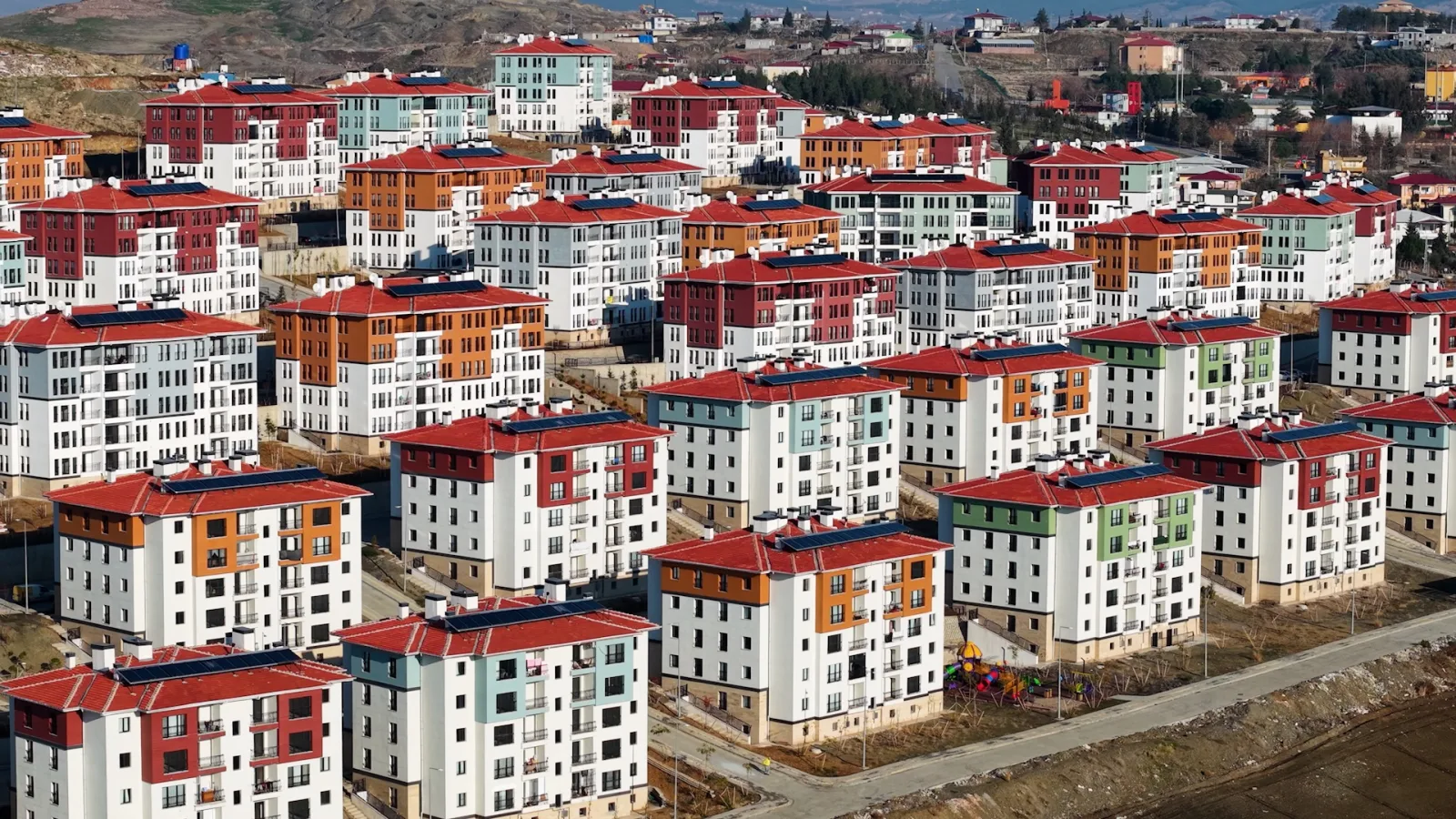 Deprem bölgesindeki yeniden inşa çalışmaları ABD basınında