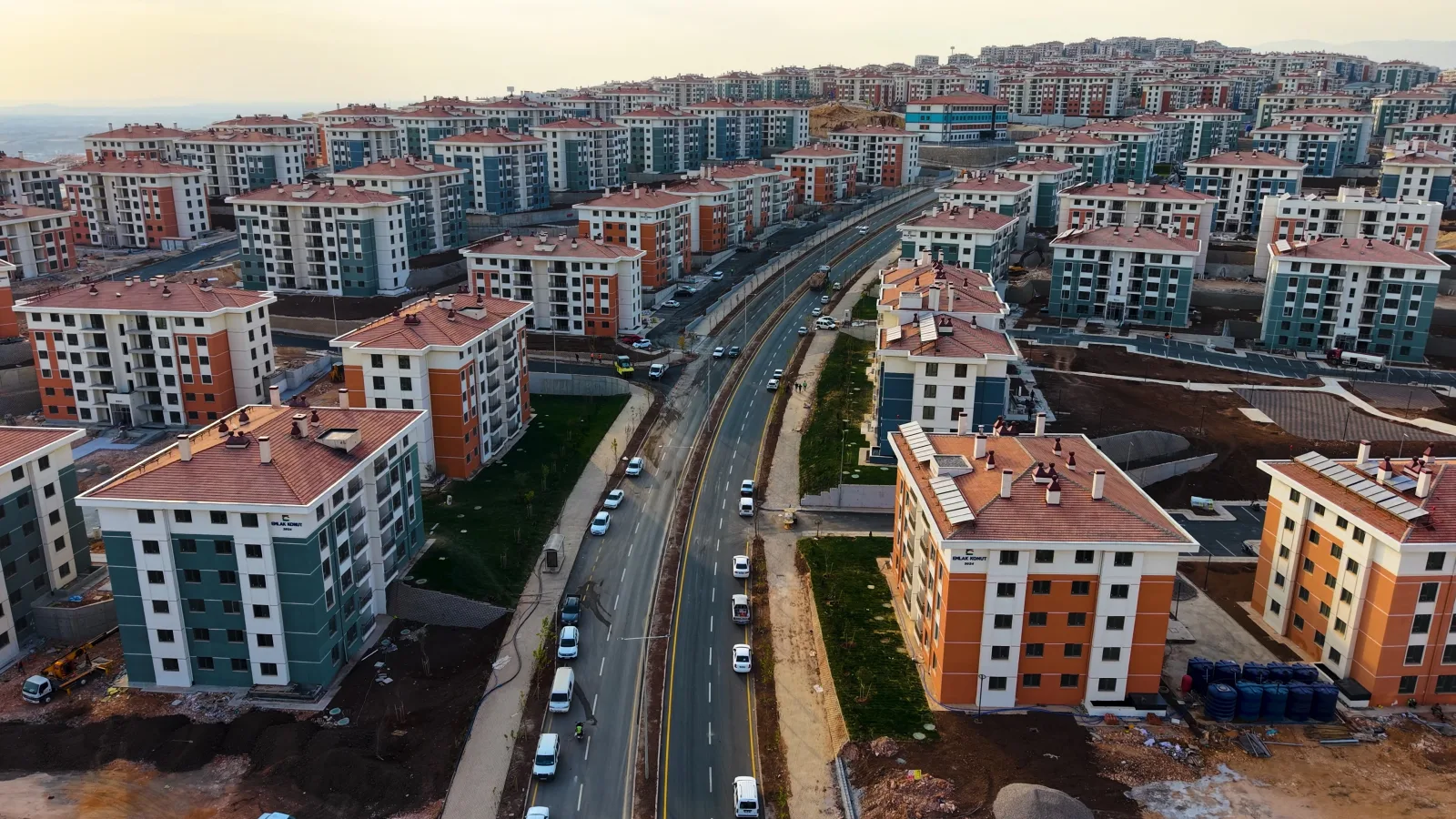 Deprem bölgesindeki yeniden inşa çalışmaları ABD basınında