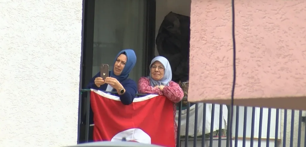 Depremle sessizliğe bürünen Atatürk Caddesi'nde 3 yıl sonra 29 Ekim coşkusu