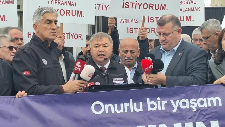 Devlet Memurları Sendikası’ndan TÜİK önünde açıklama