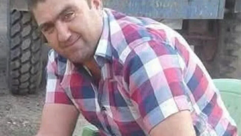 Devrilen traktörün sürücüsü öldü