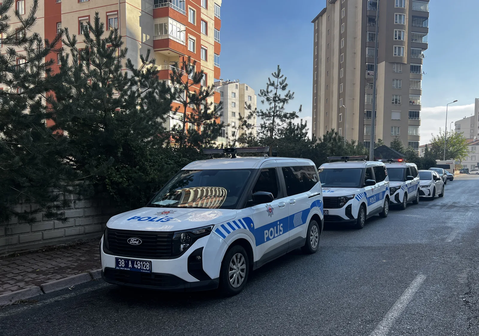 Dini nikahla birlikte yaşayan çift, bıçakla birbirini yaraladı