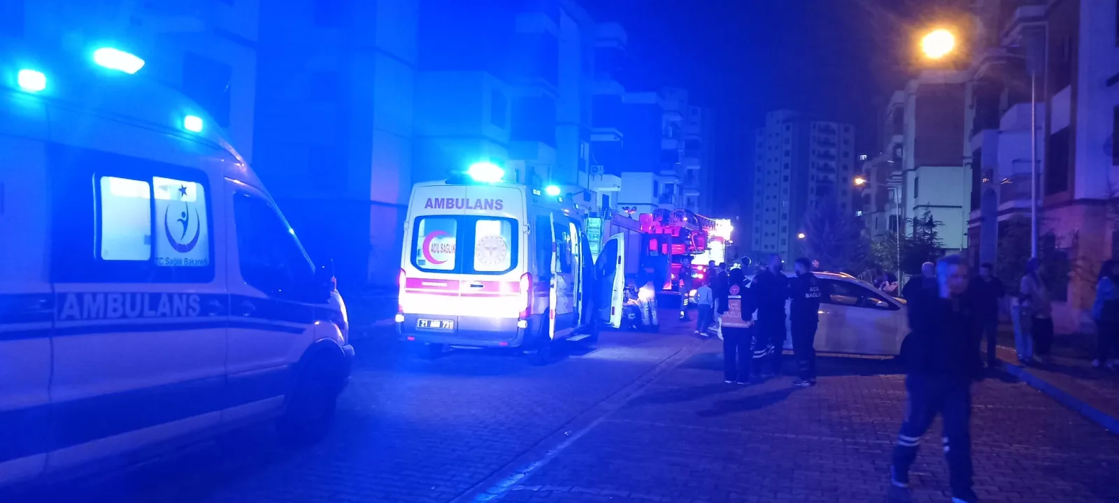 Diyarbakır’da apartman dairesinde yangın: 5 kişi dumandan etkilendi