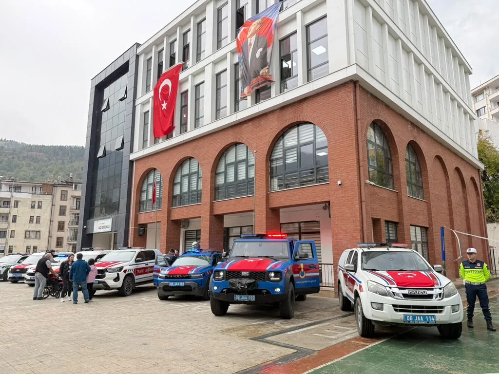 DMD'li Muhammet’in ekip araçlarıyla şehir turu hayali, Vali Ergün’ün talimatıyla gerçek oldu