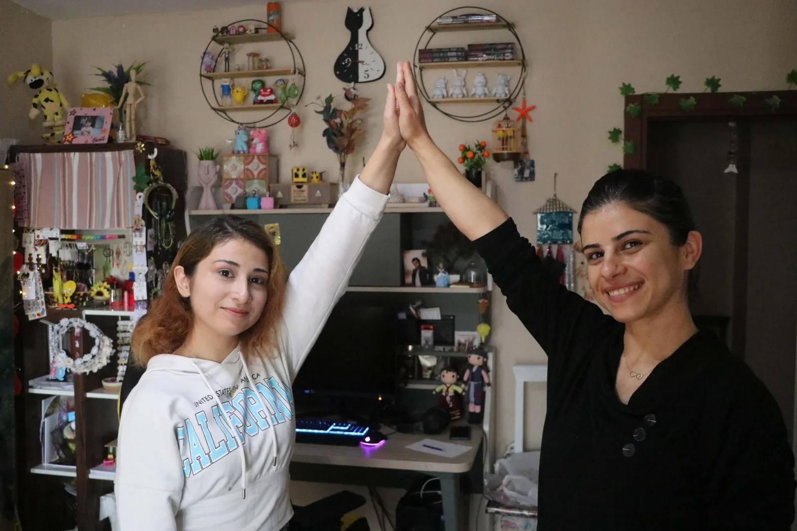 Doktorların 'sabaha çıkmaz' dediği Tuğba, resim ile hayatı tutunup lösemiyi yendi