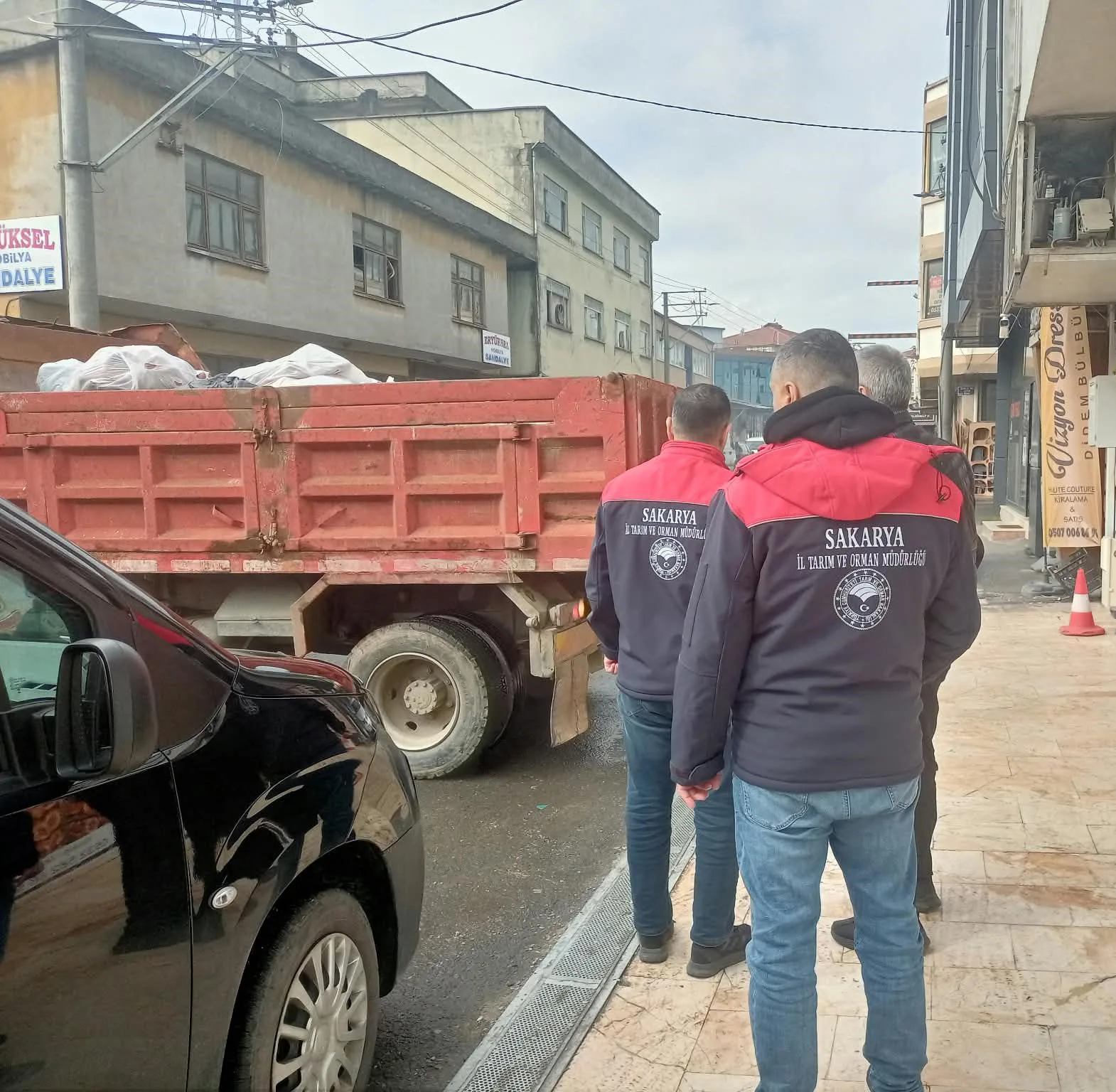 Domuz eti tespit edilen 2,6 ton sucuk imha edildi