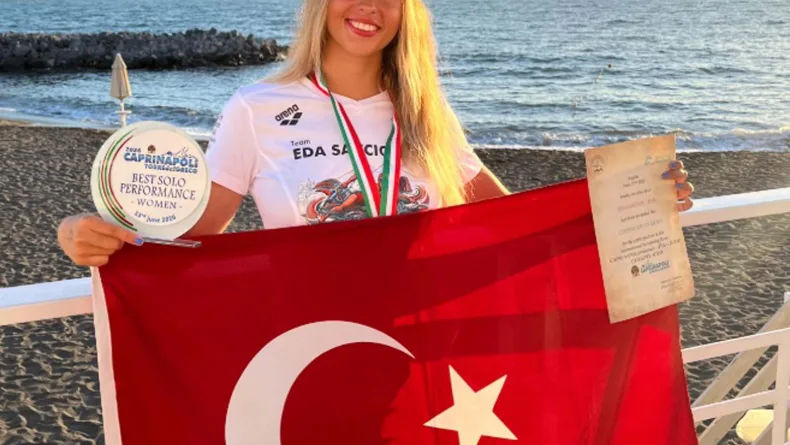 Eda Savcıgil, Catalina Kanalı'nı rekorla yüzdü