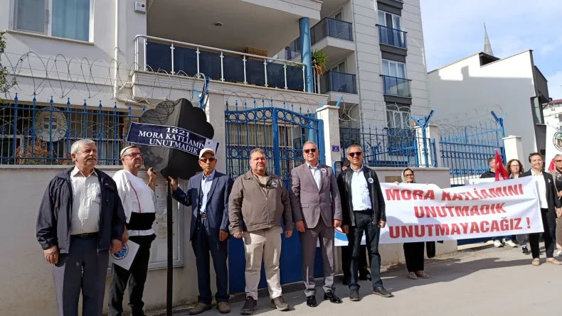 Edirne’de, Mora Katliamı’nın 205'inci yılında Yunanistan Konsolosluğu'na siyah çelenk