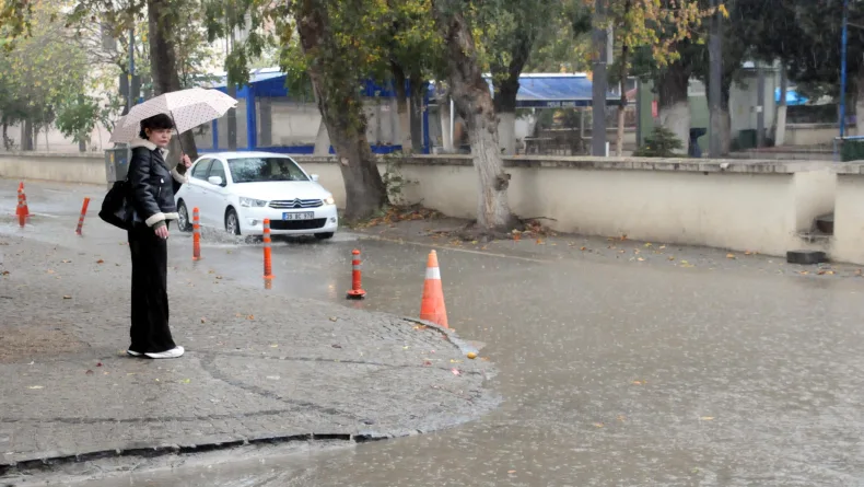 Edirne'de sağanak etkili oldu
