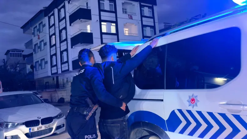Ehliyet sınavında kopya düzeneğiyle yakalandı, 2 yıl sınavlardan men edildi