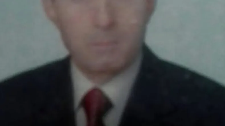 Emekli doktor evinde ölü bulundu