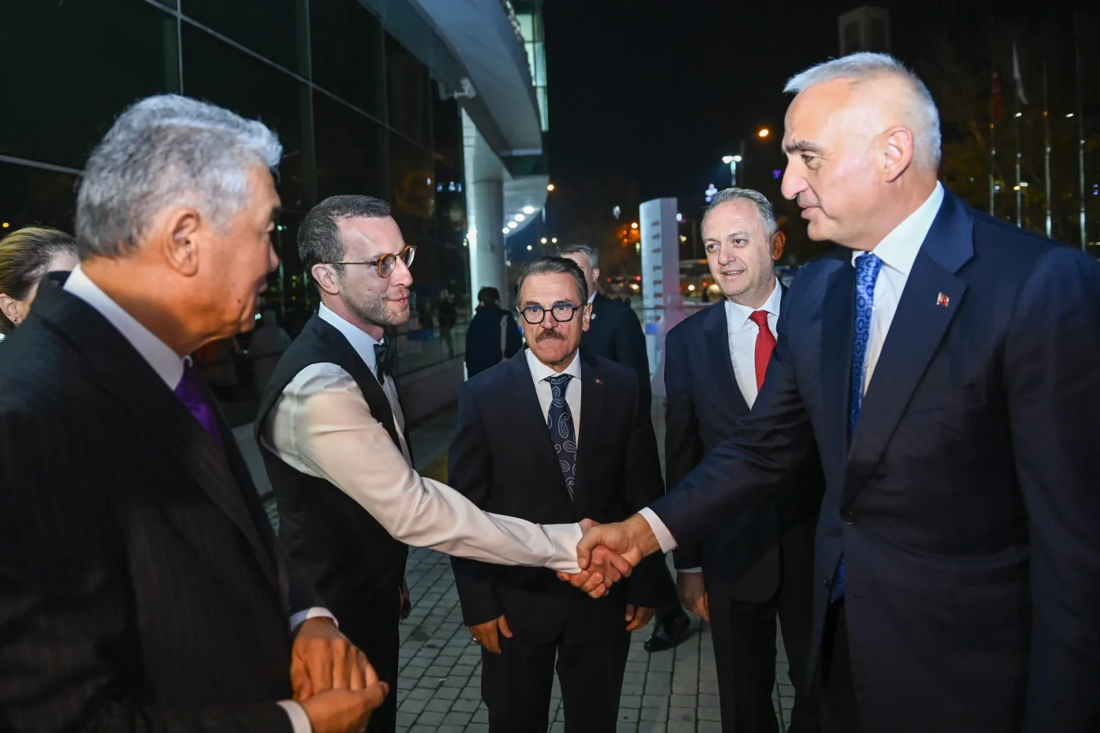 Ersoy: Farklı coğrafyalardan yükselen sesler, cumhuriyetimizin coşkusunda birleşti