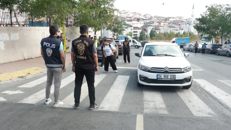 Esenyurt’ta okul önlerinde dron destekli denetim