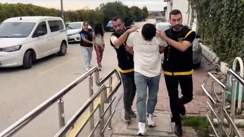Eşi 3'üncü kattan düşüp ölen Özgül: Şüpheliler gereken cezayı alsın / Ek fotoğraflar
