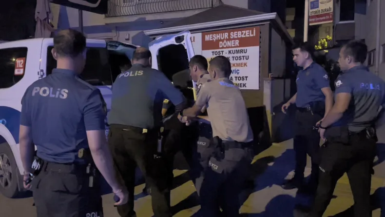 Eşine ve gelen polislere saldıran şüpheli gözaltına alındı