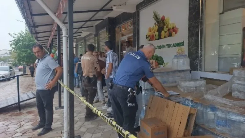 Eşini çalıştığı markette tabancayla öldürüp, intihar etti