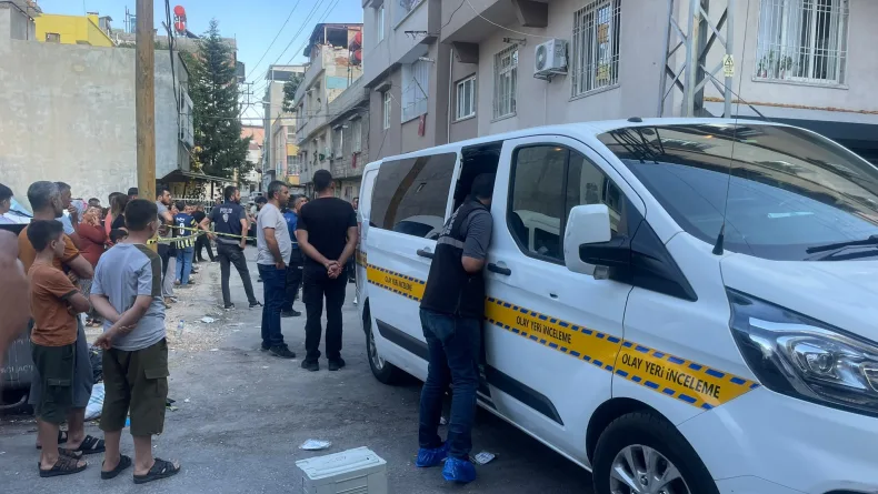 Eşini tüfekle öldürüp, sokakta rastgele ateş açtı; 1 ölü, 3'ü çocuk 4 yaralı