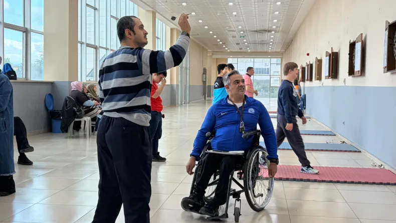Eski engelli milli atlet, gündüz sporcu yetiştirip, akşam pamuk şeker satıyor/Ek fotoğraflar