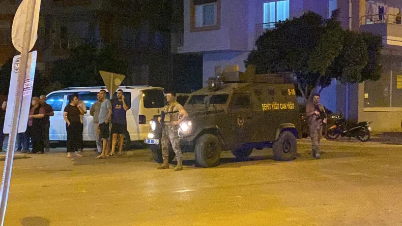 Eski eşini öldürüp, oğlunu yaraladıktan sonra kendi yaşamına son verdi