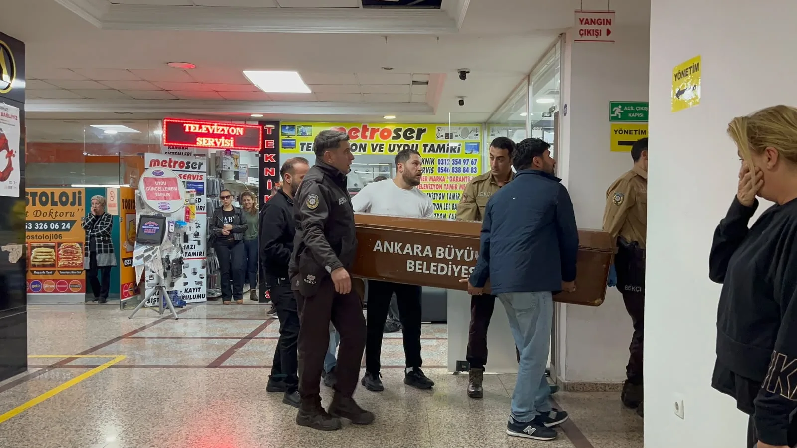 Eski eşini tabancayla öldürüp, intihar etti (2)