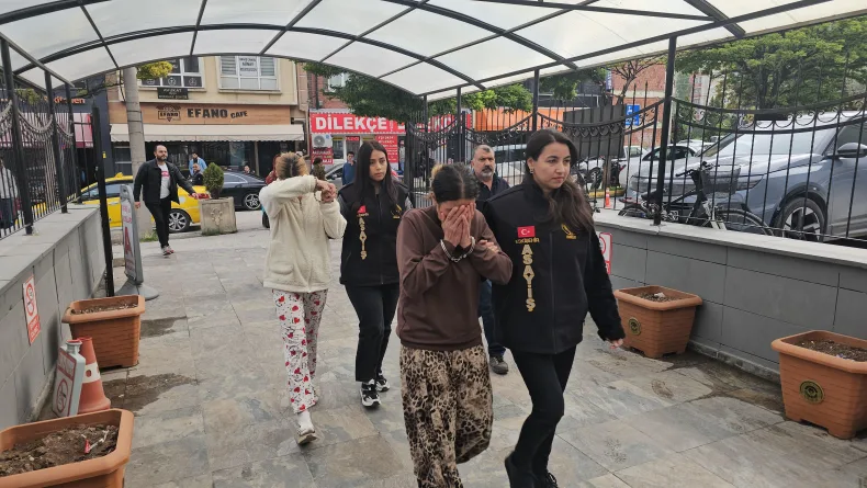 Eskişehir'de 2 evden hırsızlık yapan 2 kadın şüpheli tutuklandı