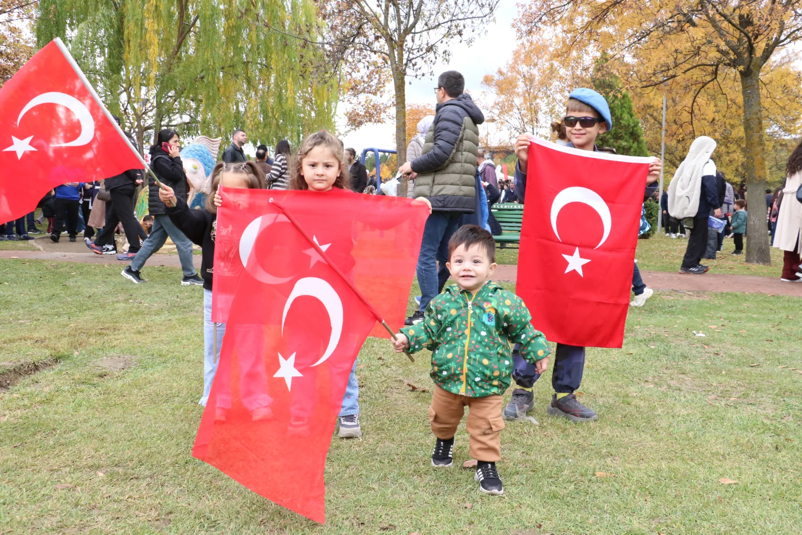 Eskişehir’de Cumhuriyet kutlamalarında SOLOTÜRK’ten gösteri uçuşu / Ek fotoğraflar
