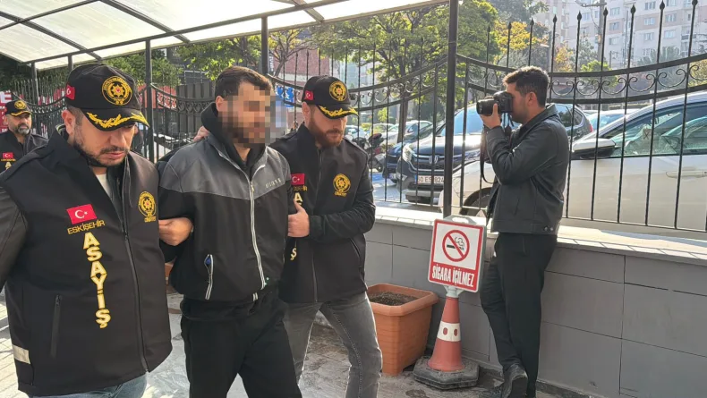 Eskişehir’de sokak ortasındaki cinayete ilişkin gözaltına alınan 7 şüpheli adliyede