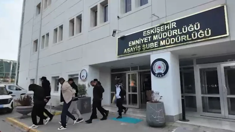 Eskişehir merkezli 5 ilde fuhuş operasyonu; 19 gözaltı