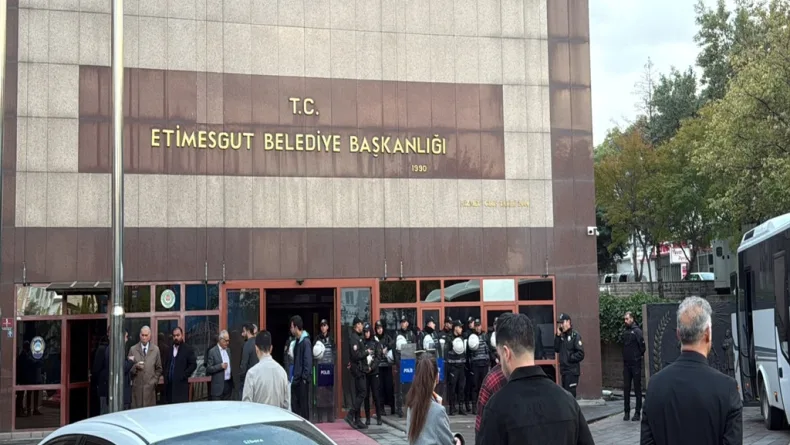 Etimesgut Belediyesi'ne yönelik soruşturmada 7 tutuklama