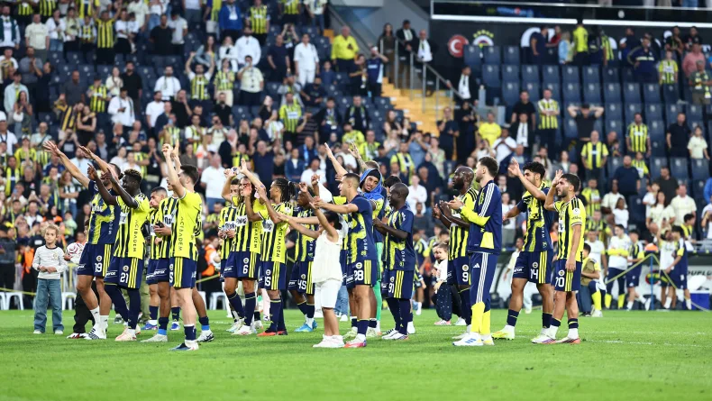 Eyüpspor’u farklı geçen Fenerbahçe milli araya moralli girdi