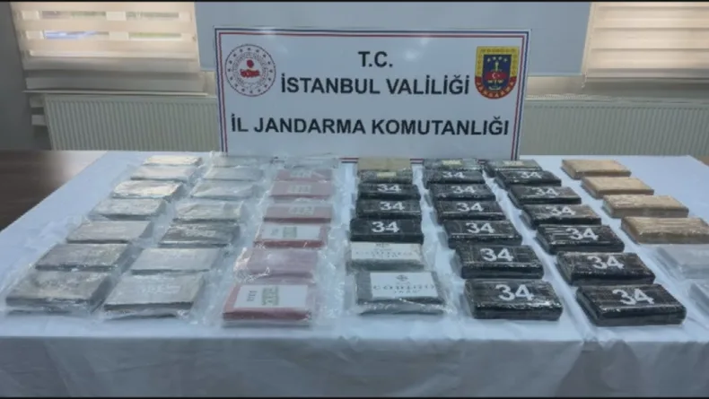 Eyüpsultan'da bir araçta yaklaşık 50 kilogram kokain ele geçirildi