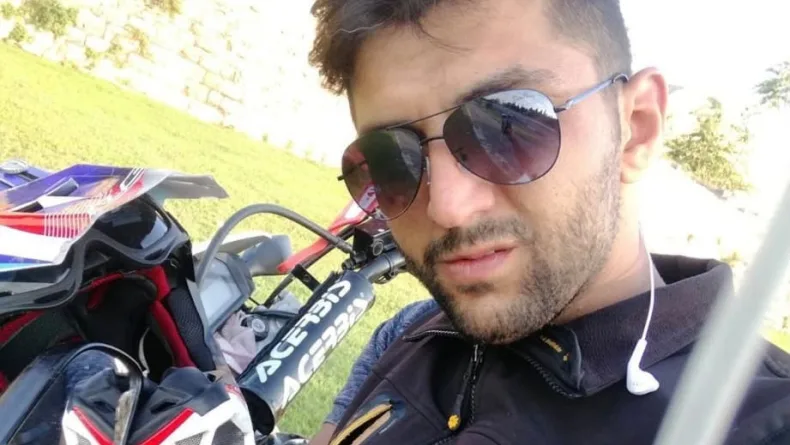 Eyüpsultan'da motosiklet sürücüsü kazada öldü; 'bir şoför sıkıştırıp düşürdü, başka bir araç ezdi'
