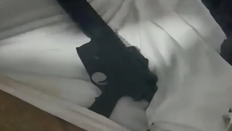 Eyüpsultan’da polis müşteri kılığına girdi; 3 gün izlediği silah kaçakçısını yakaladı