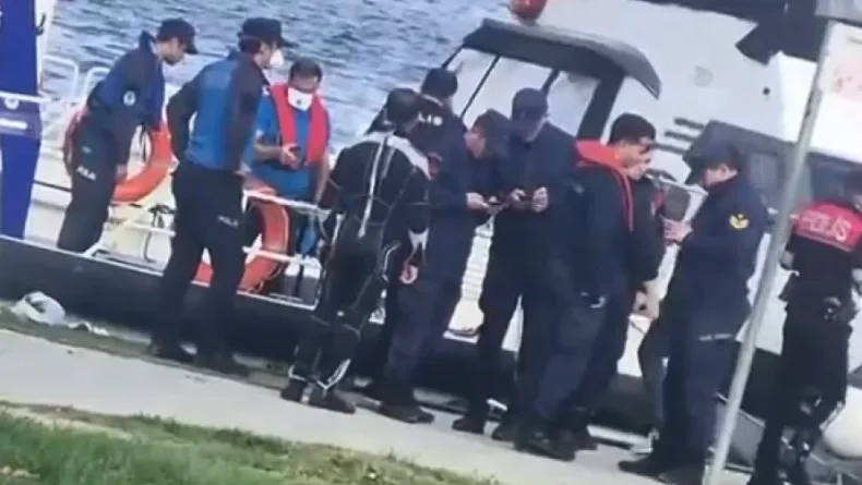 Fatih'te denizde erkek cesedi bulundu