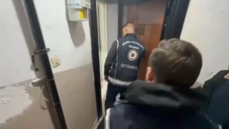 Fatih'te göçmen kaçakçılığı operasyonu: Zorla çalıştırılan 8 kadın kurtarıldı