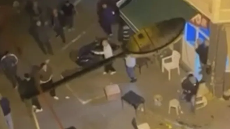 Fatih'te tartıştığı kişilere silahla ateş açan şüpheli tutuklandı; saldırı kamerada
