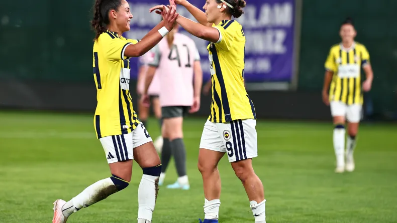 Fenerbahçe arsaVev, UEFA Avrupa Kupası’nda Son 16 Turu’na yükseldi