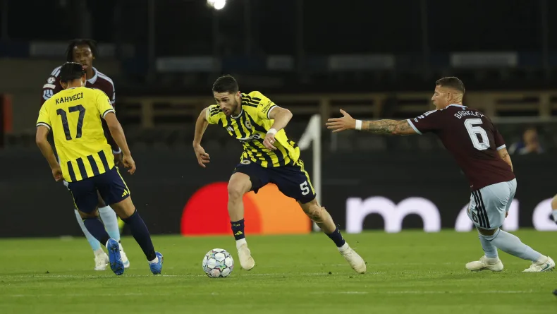 Fenerbahçe, Aston Villa deplasmanında farklı mağlup oldu