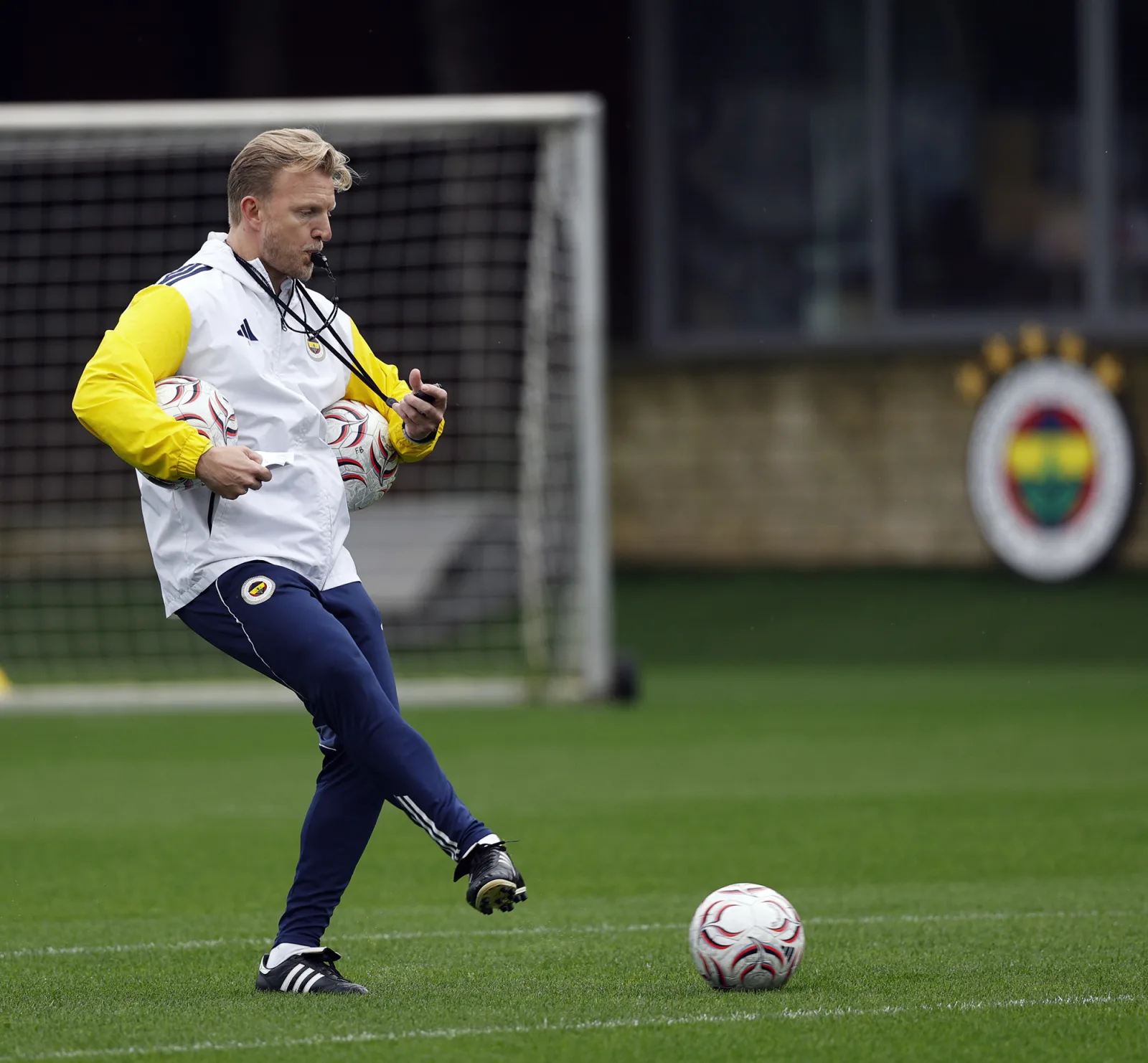 Fenerbahçe, Dirk Kuyt yönetiminde çalıştı