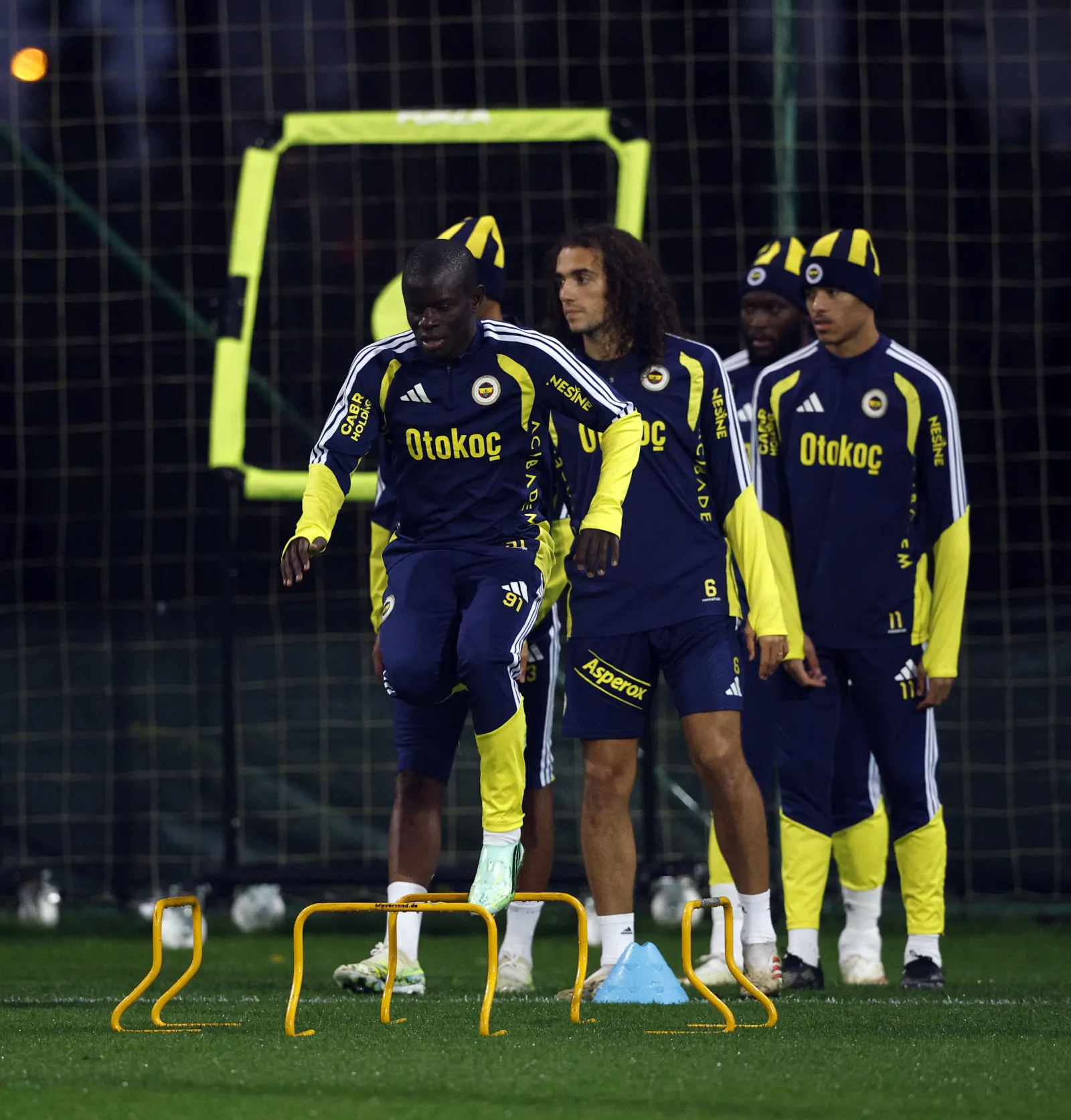 Fenerbahçe, Göztepe maçının hazırlıklarını tamamladı