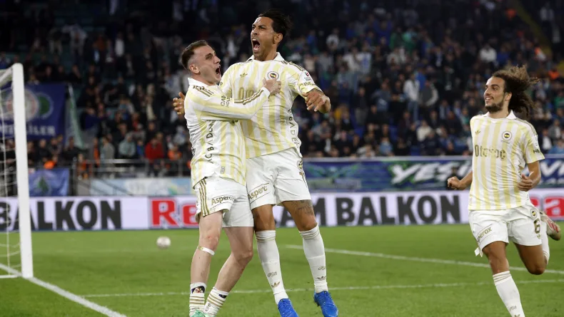 Fenerbahçe, Rize deplasmanında 3 puanı 3 golle aldı