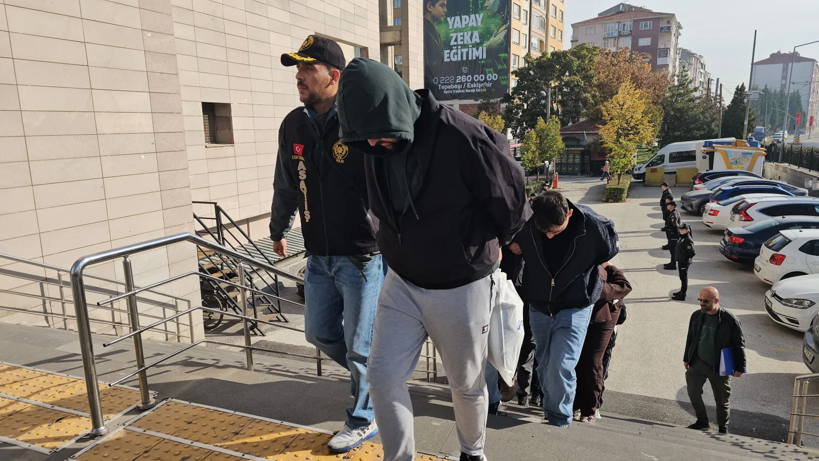 Fuhuştan tutuklanan şüphelilerin hesaplarında 148 milyon TL para hareketliliği