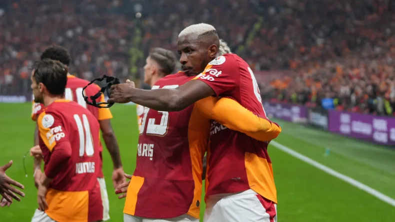Galatasaray - Fenerbahçe: 2-0 (İLK YARI)