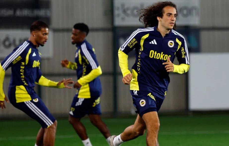 Galatasaray maçının hazırlıklarını tamamlayan Fenerbahçe derbi öncesinde kampa girdi